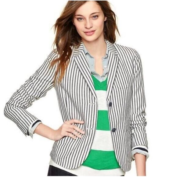 Gap Jackets & Blazers - GAP Jacket 6 WASHED LINEN
Unstructured STRIPED Blazer
Navy White 2-Button size 8